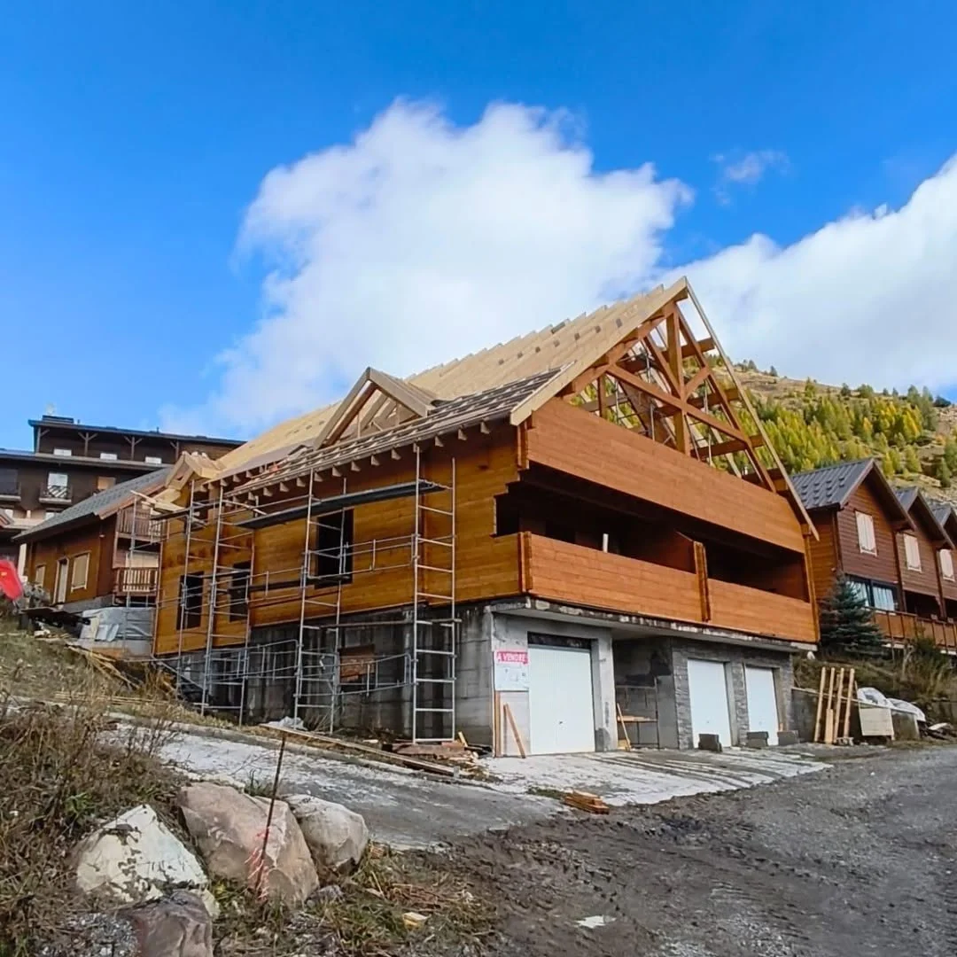 Log house timber structure during assembly