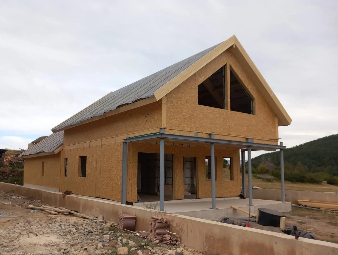 Front angle of the second timber-frame house in Aratorés