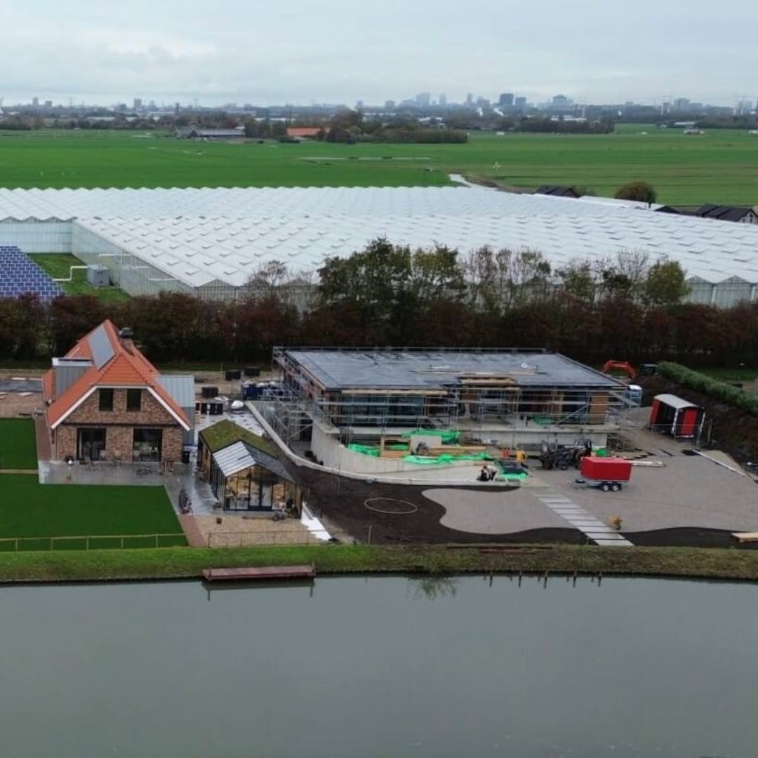 Wider aerial context of the De Lier waterfront residence