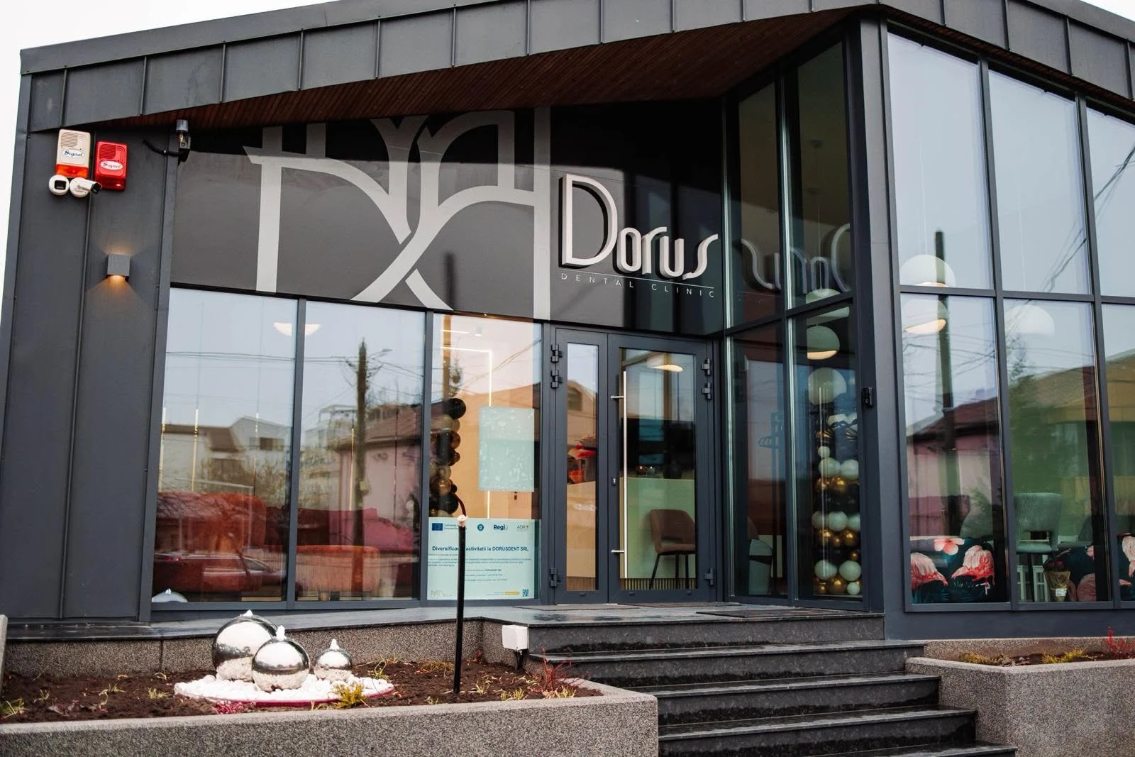 Exterior front detail of Dorus Dental Clinic