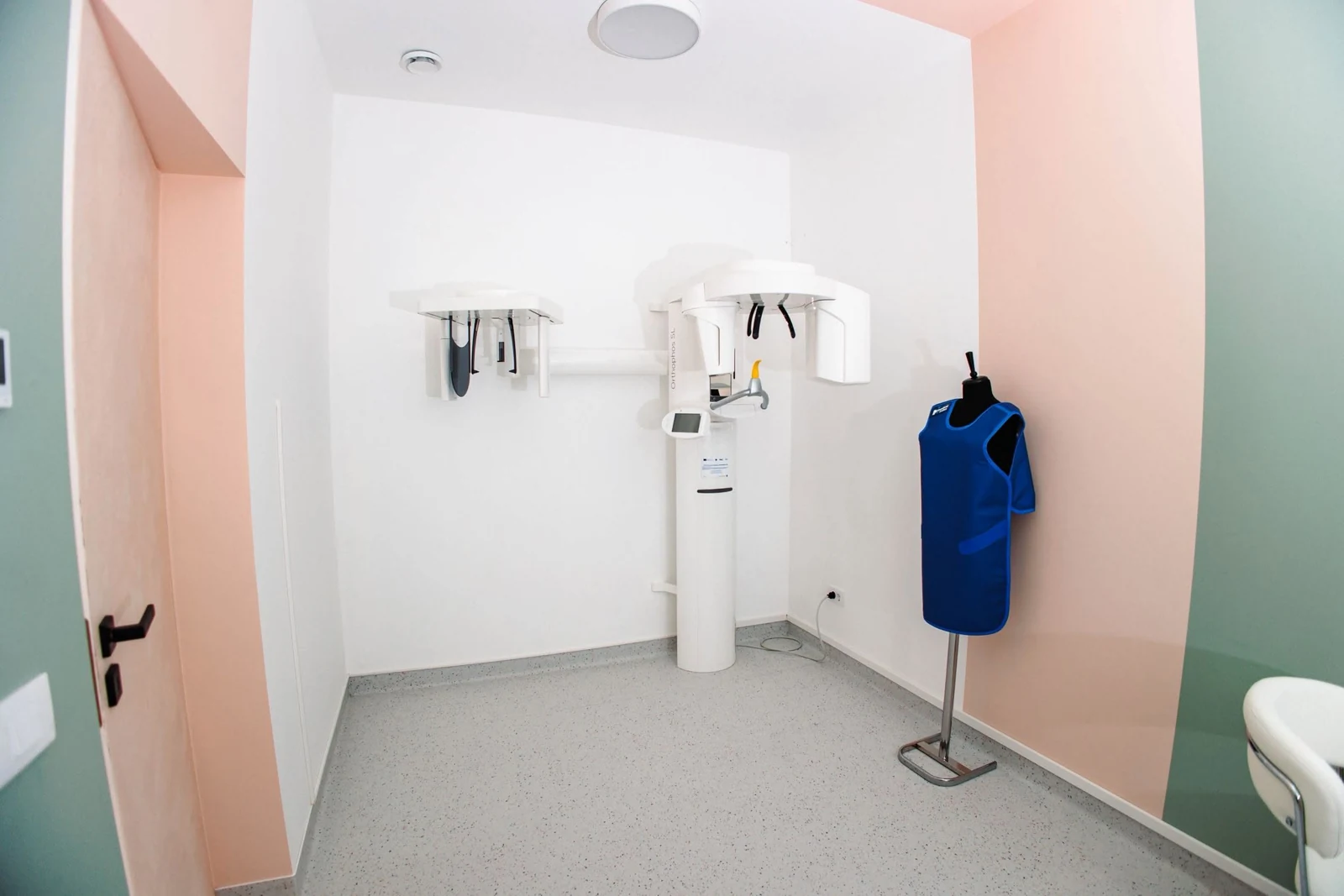 Dorus Dental Clinic imaging room