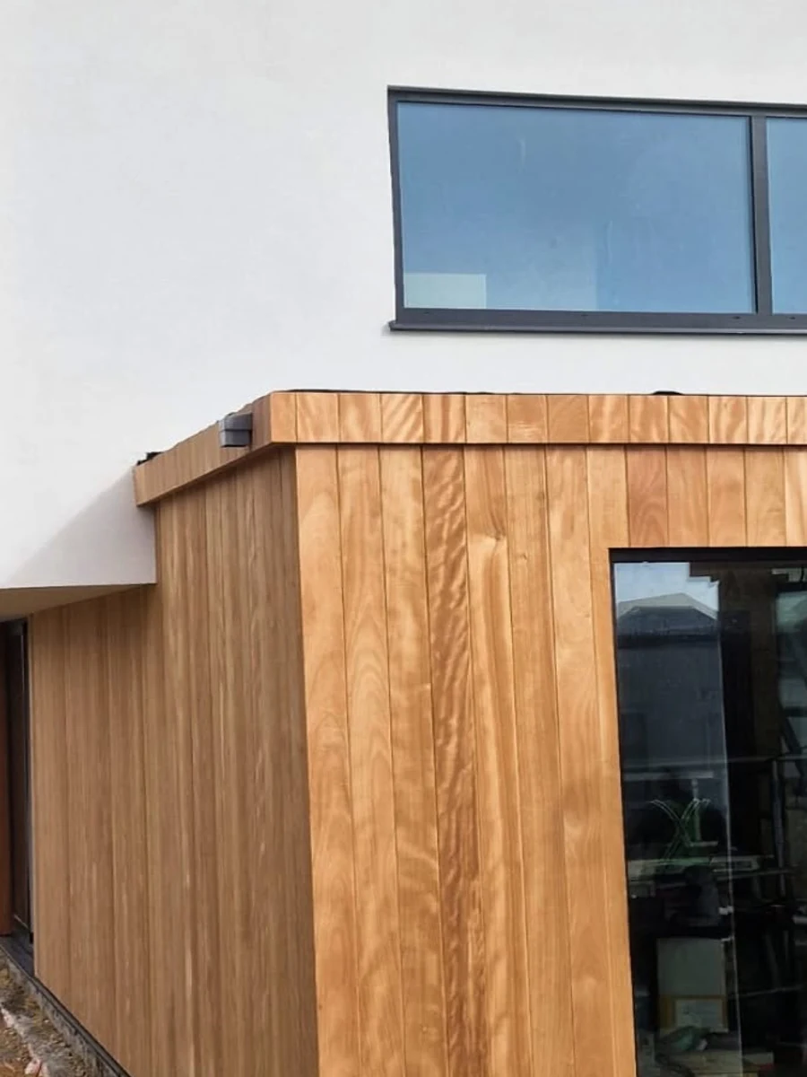 Cladding detail at the corner of the residence