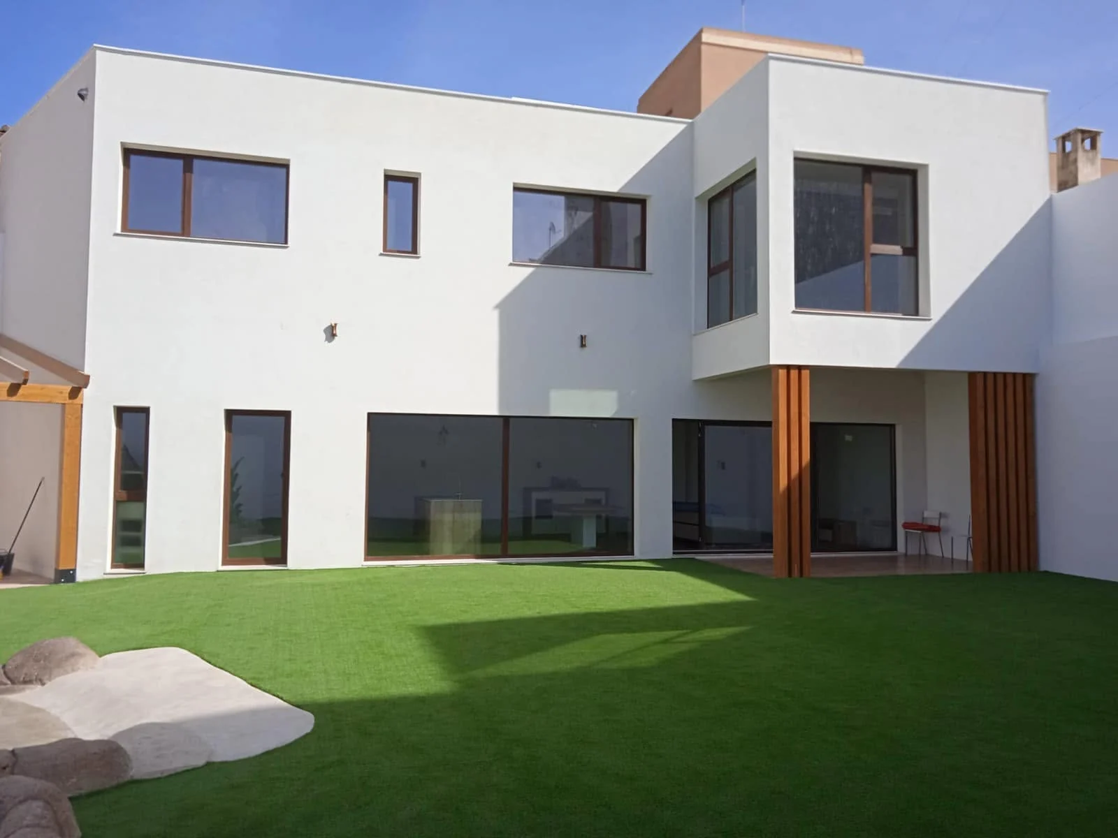 Jose Mannises Timber Frame residence in Manises, Valencia