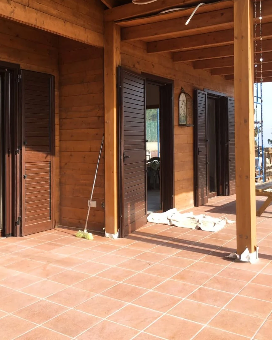 Timber porch openings and structure in Palafols