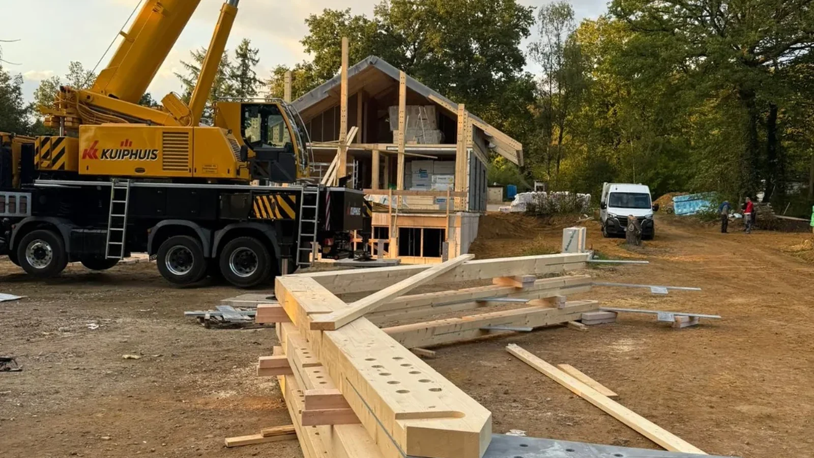 Post and beam timber structure prepared for assembly